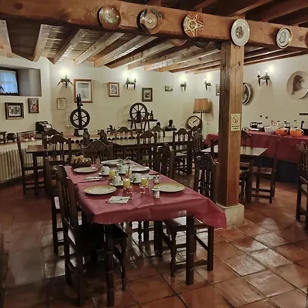 מלון La De Numancia 2*