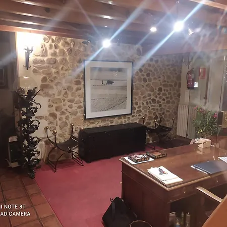Hotel La De Numancia 2*