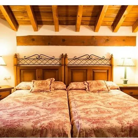 Hotell La De Numancia