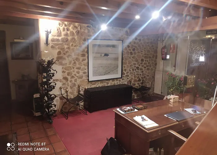 Hotel La De Numancia 2*