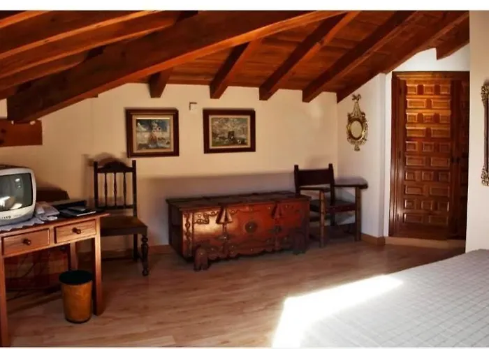 Hotel La De Numancia 2*